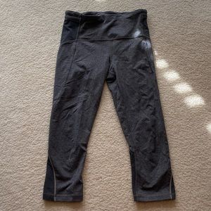 Crop grey lulu leggings